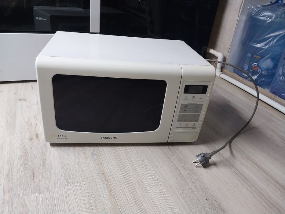 Микроволновка Samsung. Не работает кнопка стоп.