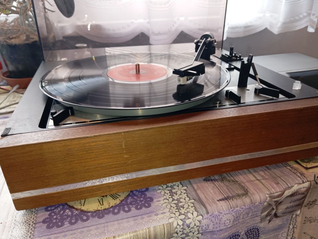 Грамофон Dual 1215