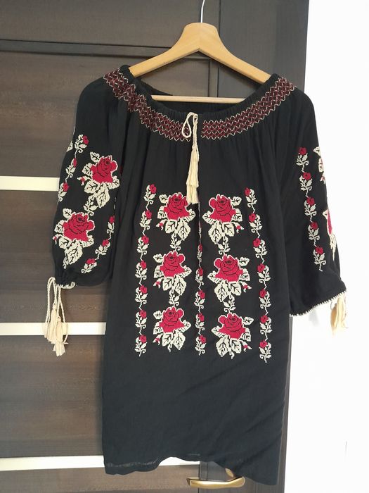 Bluza motive traditionale, marima XL