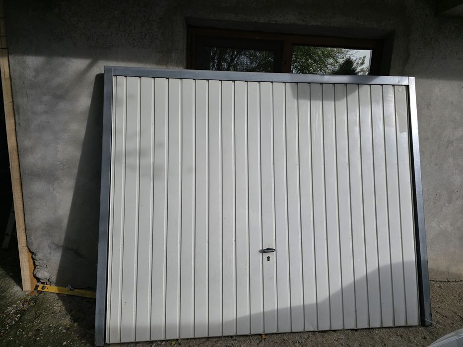 Usa garaj basculanta