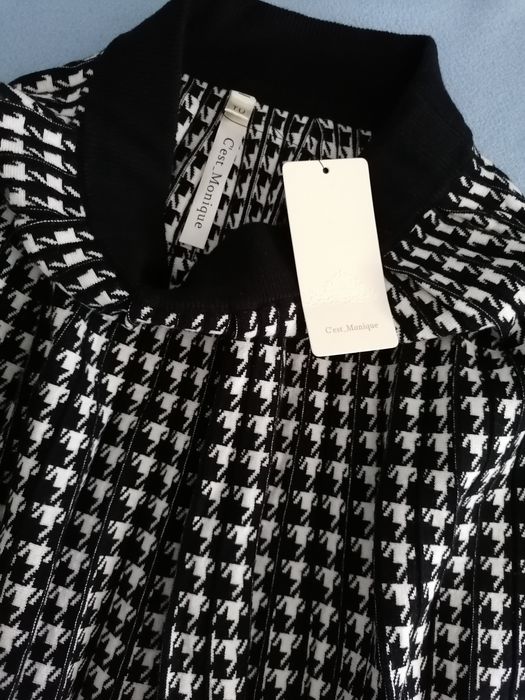 Пола.             .