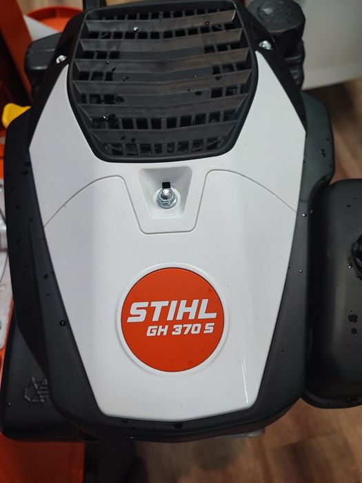 Tocator Stihl cu motor pe benzina