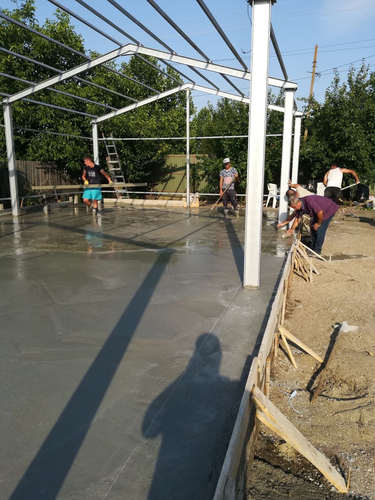 Vând structura metalică 7x15x4m 
Confecționata din profile IPE
Montaj