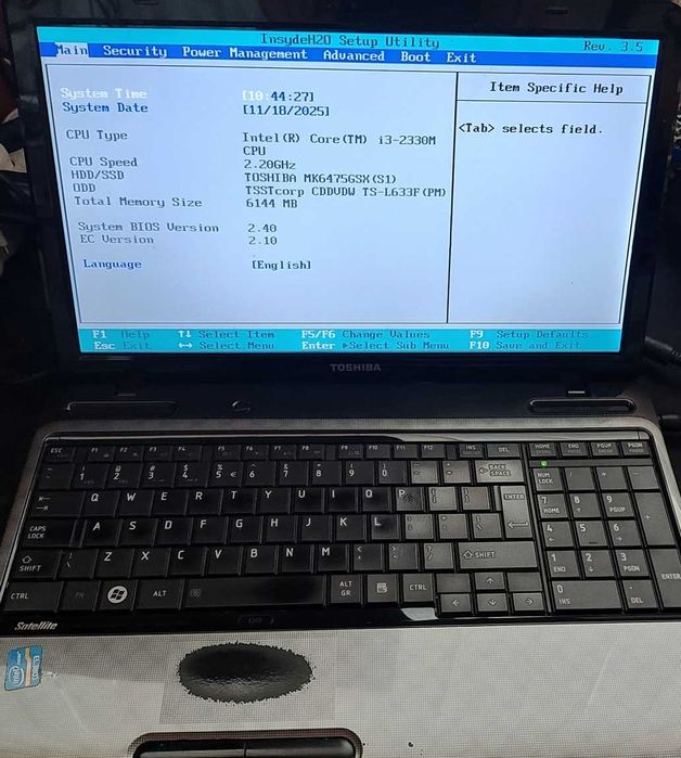 Laptop ieftin Toshiba i3 cpu+nvidia.
