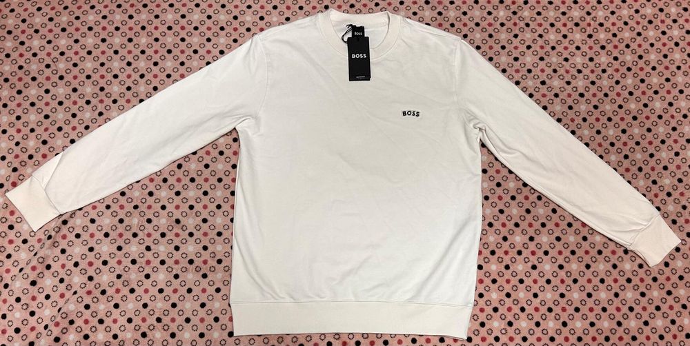 Vând bluza noua de bărbați Boss