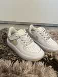 Adidasi Nike copii