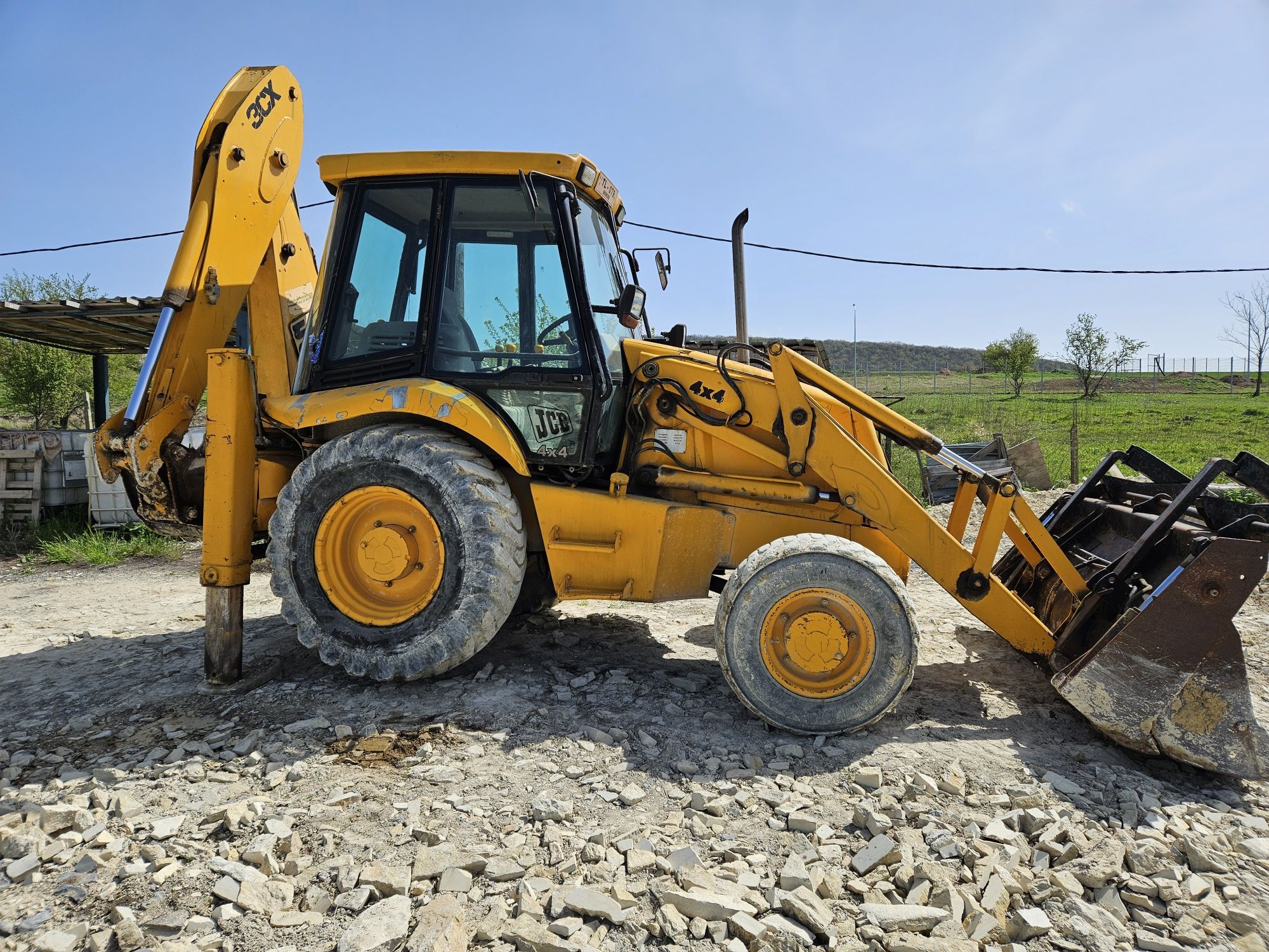 Vand Buldoexcavator JCB 3CX,an de fabricație 2002