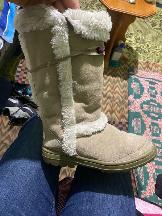 Cizme UGG second-hand