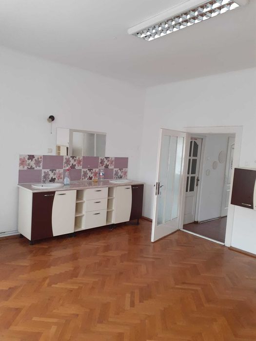 Spatiu de inchiriat in Sebes ultracentral 40 mp et 1 bd.Lucian Blaga