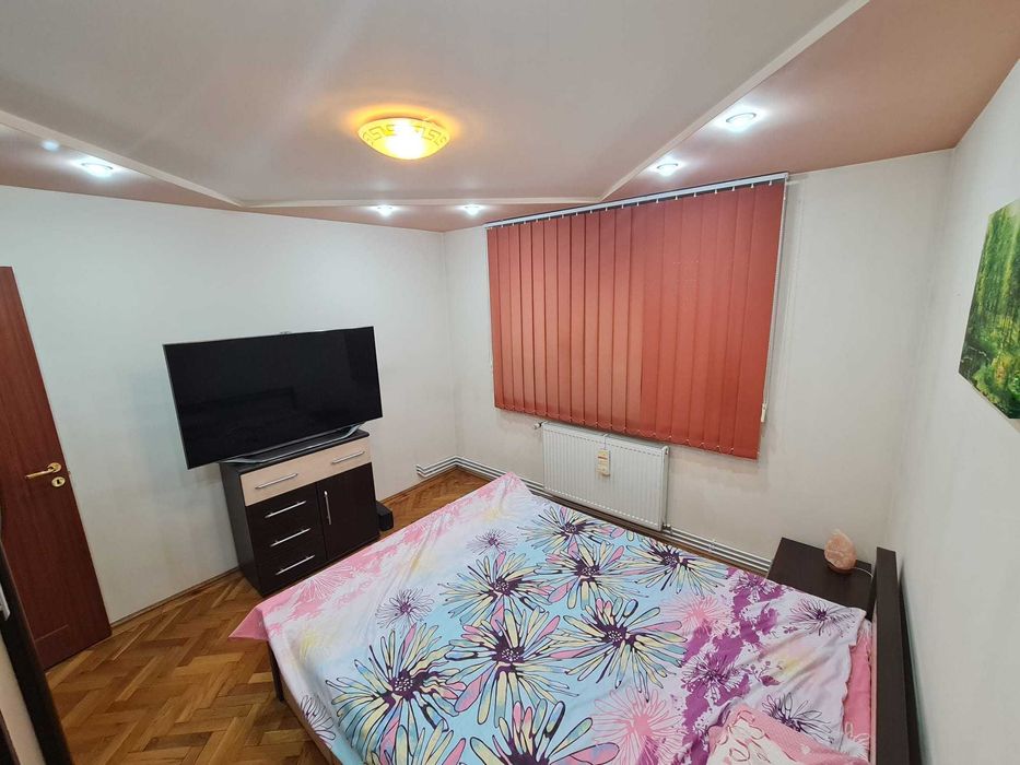 Inchiriez apartament 2 camere central