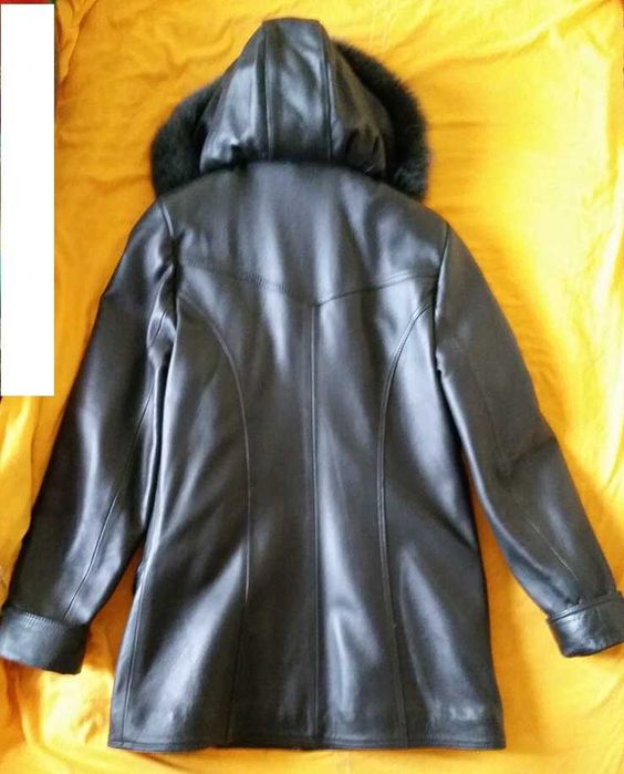 Продавам дамско българско кожено яке