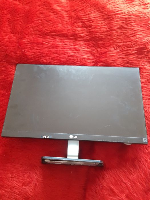 Монитор продавам