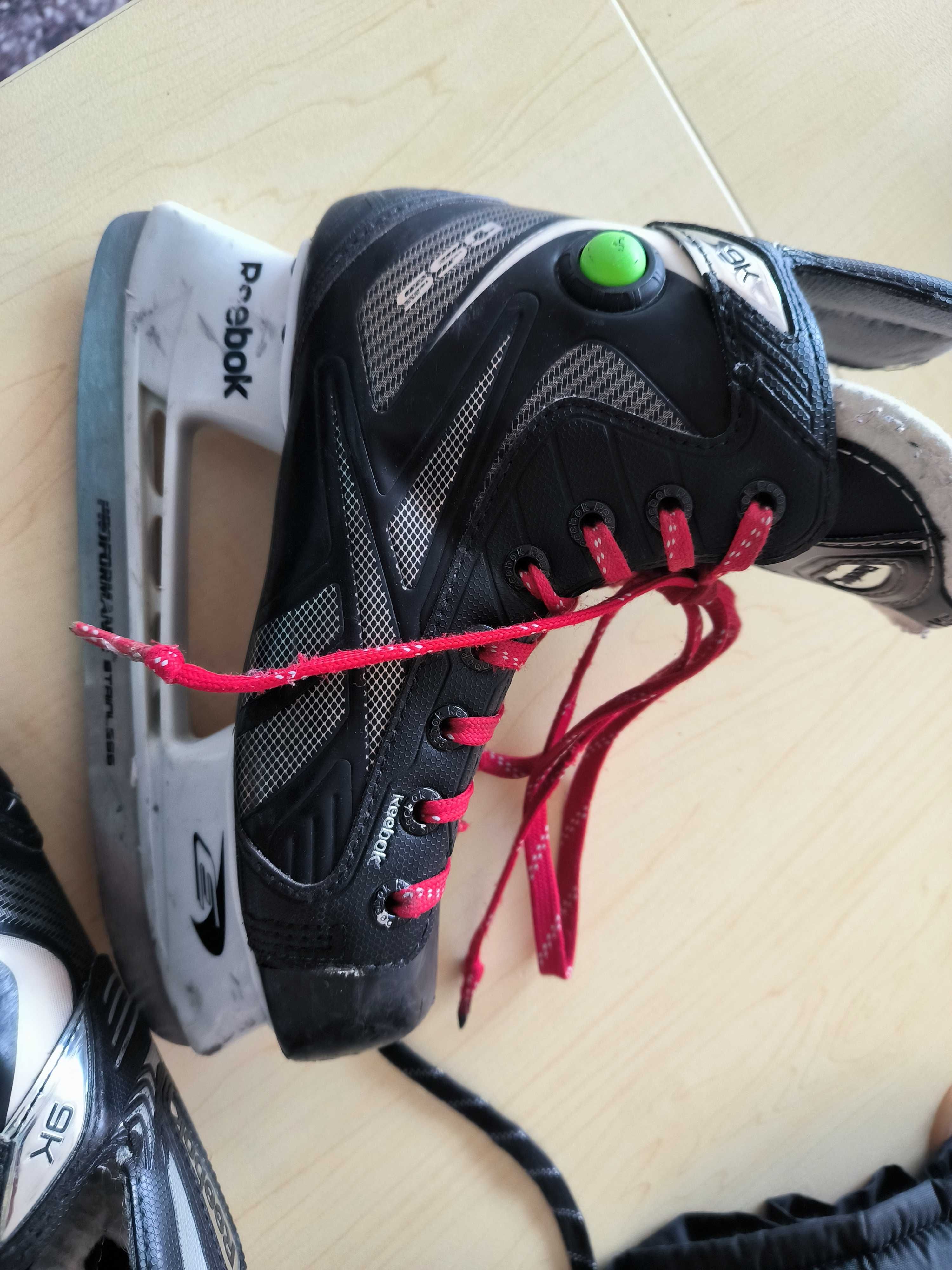 Хокейни кънки CCM, хокей, Reebok и Bauer