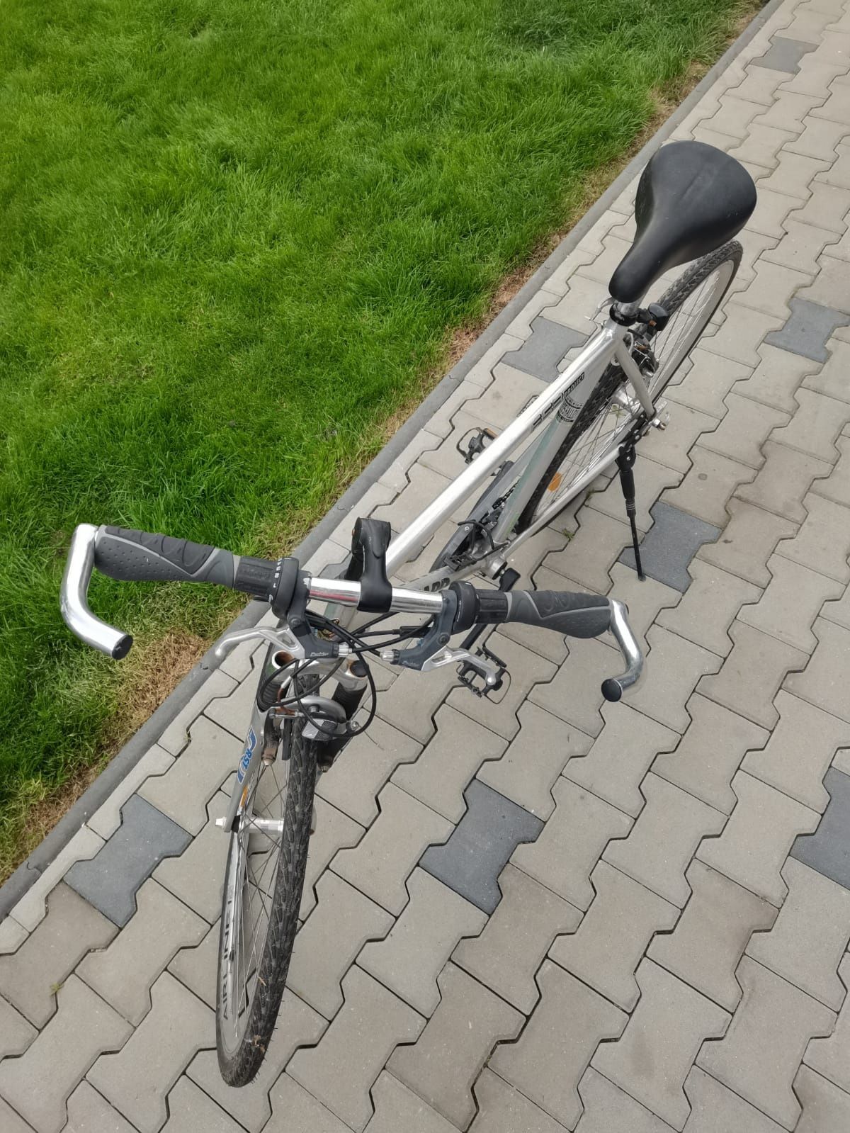 Vând bicicletă de 28