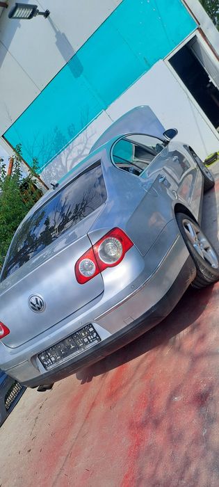 Piese vw Passat B6 2.0 fsi cod motor BLR Motorul se da cu proba