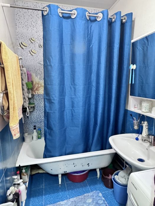 Аренда квартиры на год, 2 человека, предоплата !