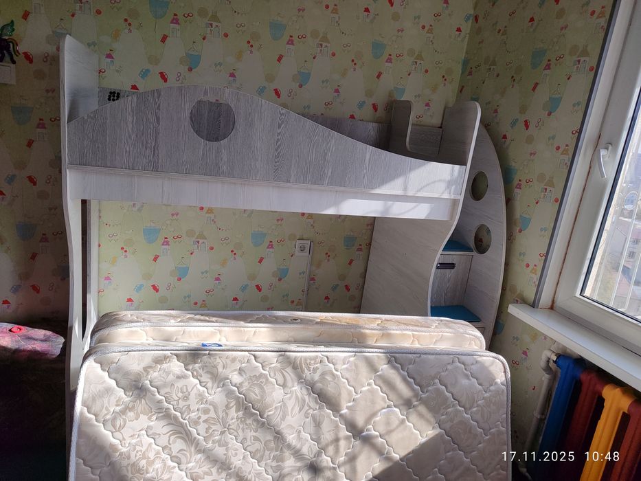 Двухъярусная кровать