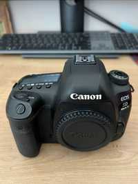 Canon 5D Mark IV  2 acumulatori originali + 3 Carduri SanDisk