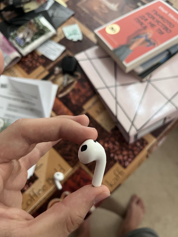 Apple AirPods 3 Lightning, бял