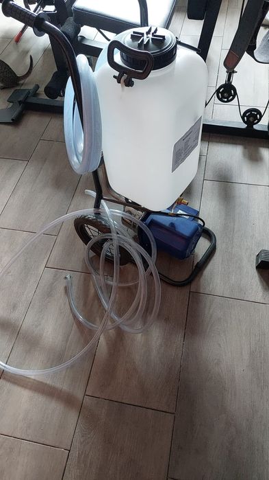 Pompa aerisire instalatii termice de inchiriat-300 lei/zi