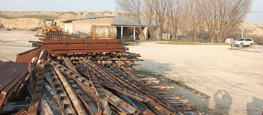 Kanteyner matrallari va listlari sotiladi