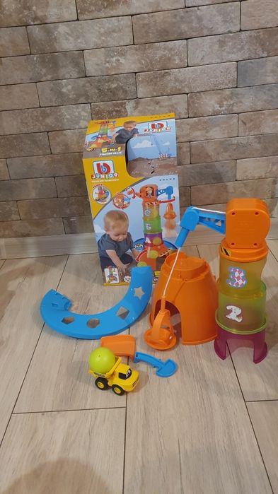 Set de joaca cu macara si basculanta, Bburago, Volvo