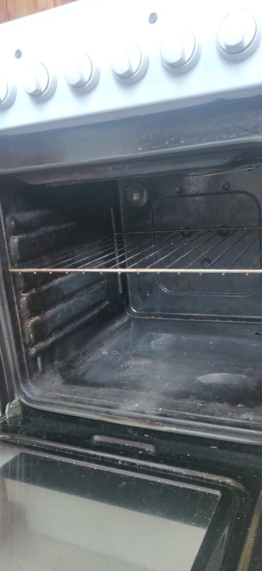 Готварска печка Indesit