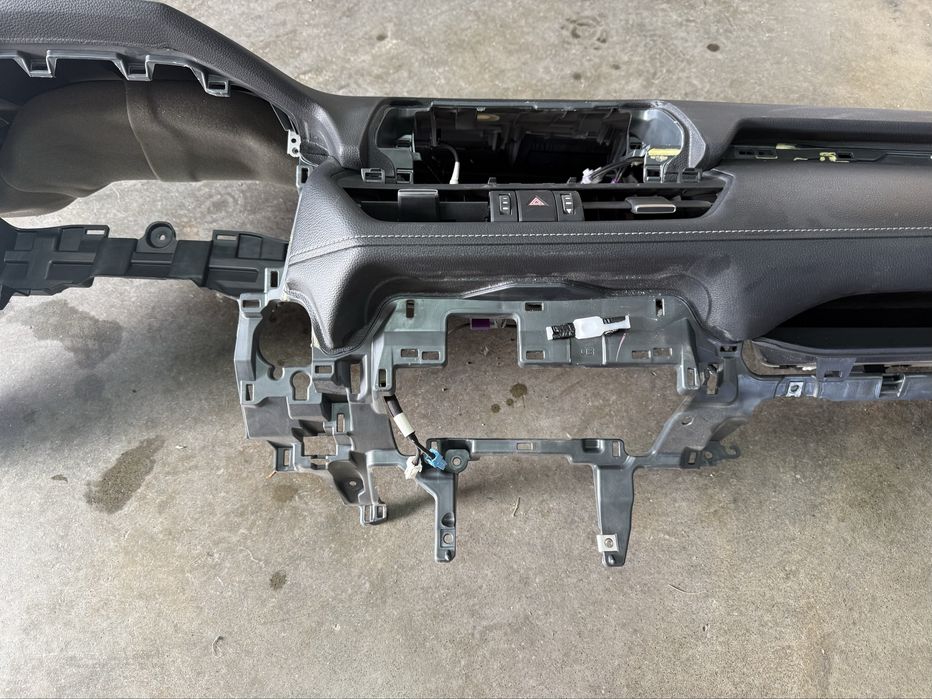 Табло за Toyota rav4 (TOYOTA RAV4 2019/2024) шито табло