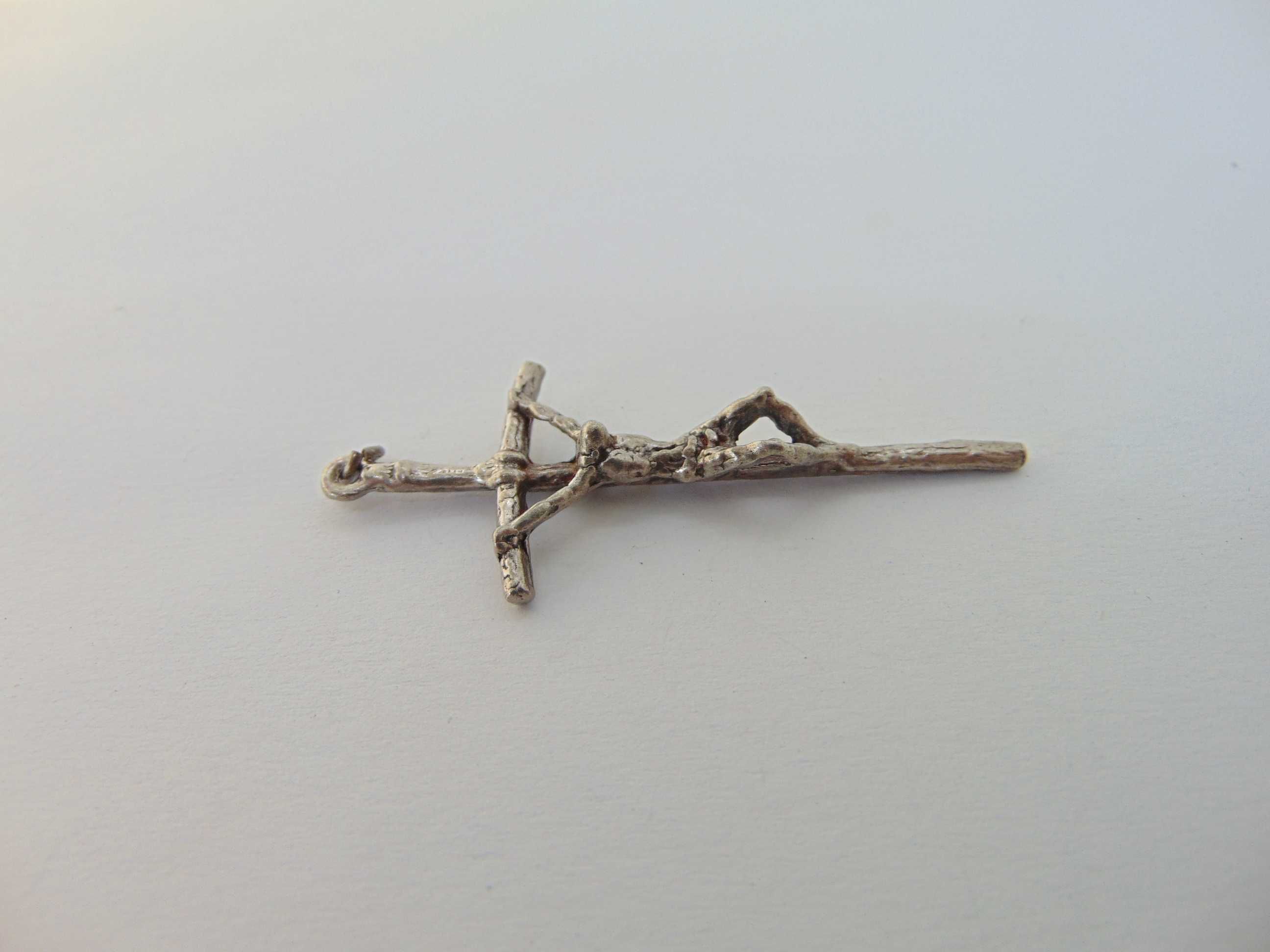Pandantiv crucifix din argint