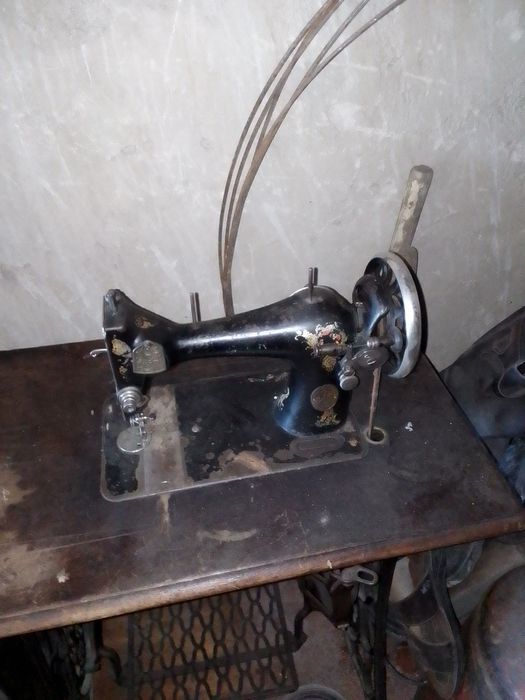 Швейная машинка Зингер