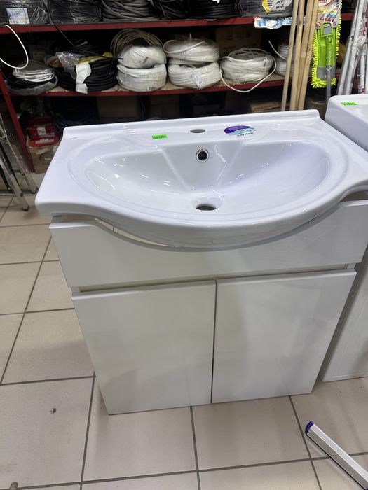 Продам раковину с тумбой