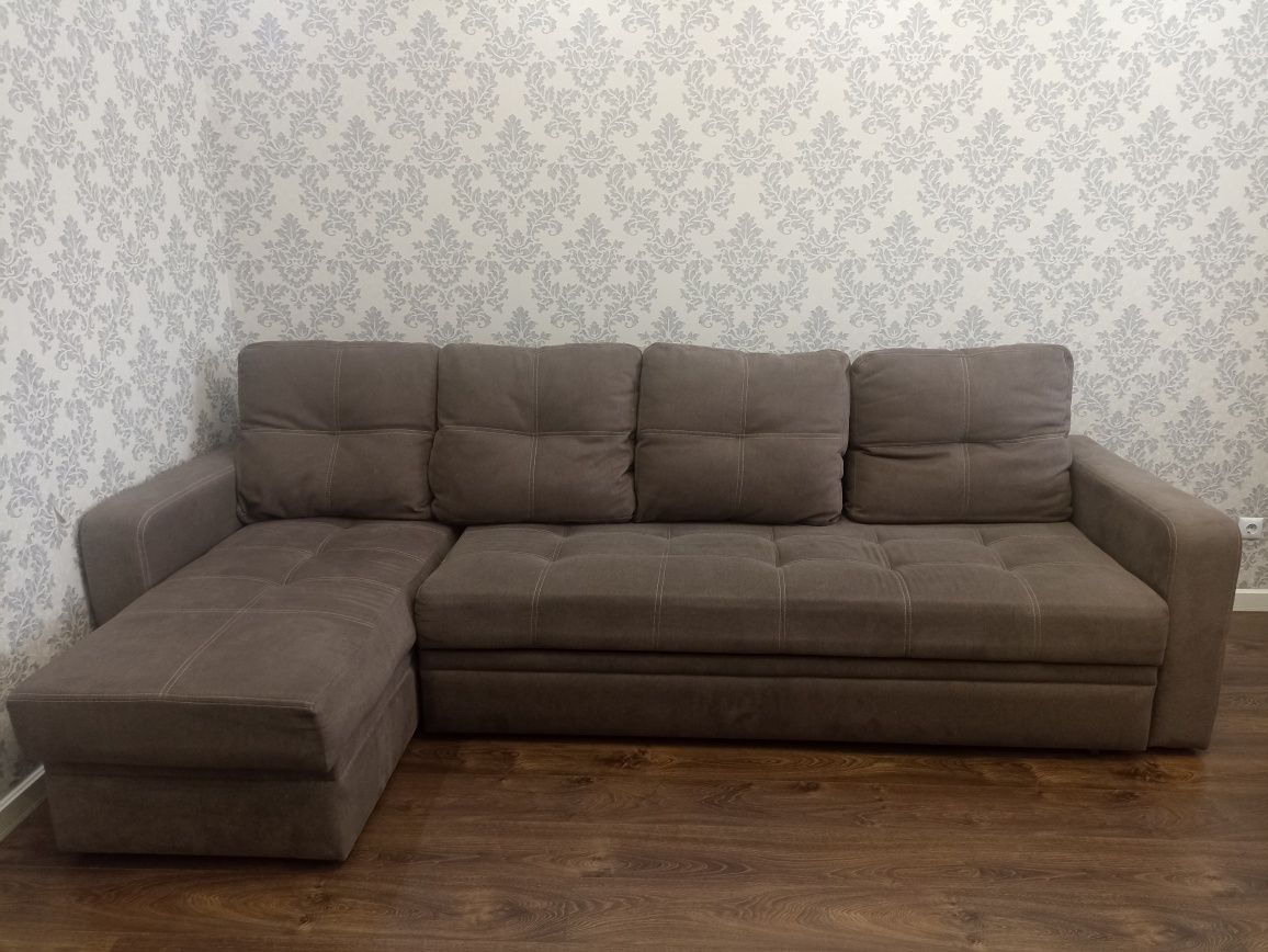 Продам диван в гостиную