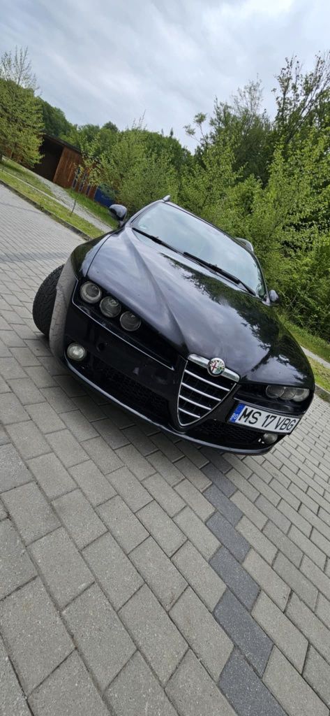 Alfa Romeo159 2006 mă interesează și schimb!!!
