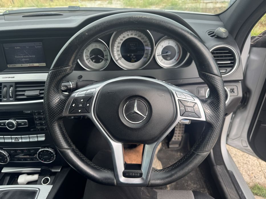Dezmembrez Mercedes W204 C220 facelift pachet amg