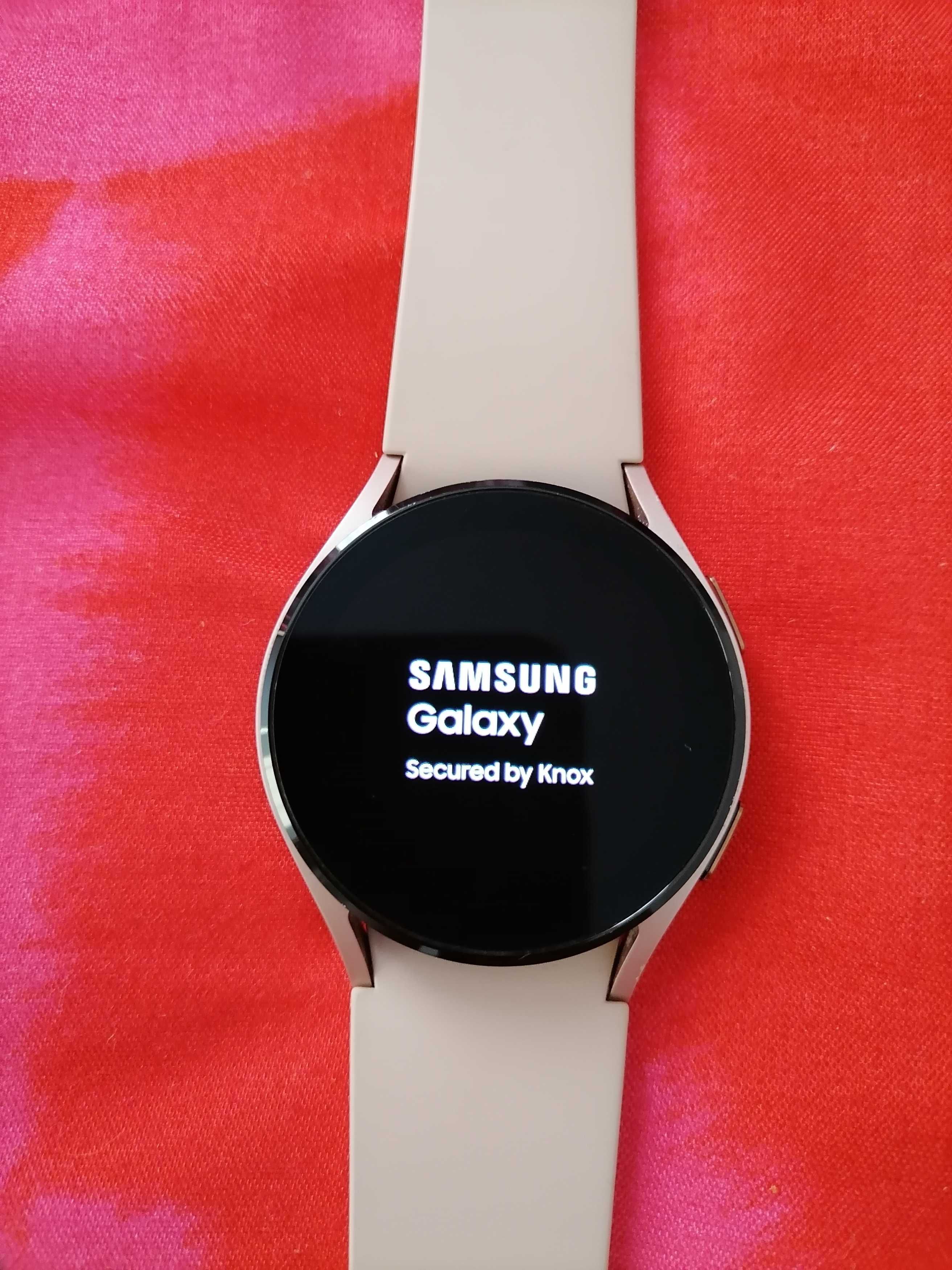 Смарт часы Galaxy Watch 4 SM-R860 40 мм розовый