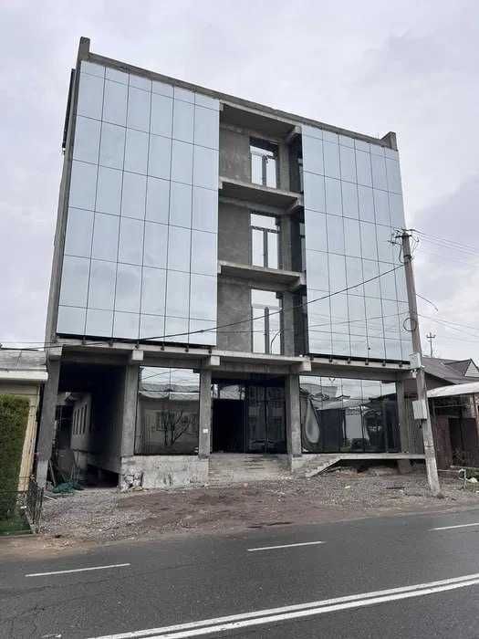Сдается отдельно стоящее здание под клиника площадью 3000 кв.м  Ракат