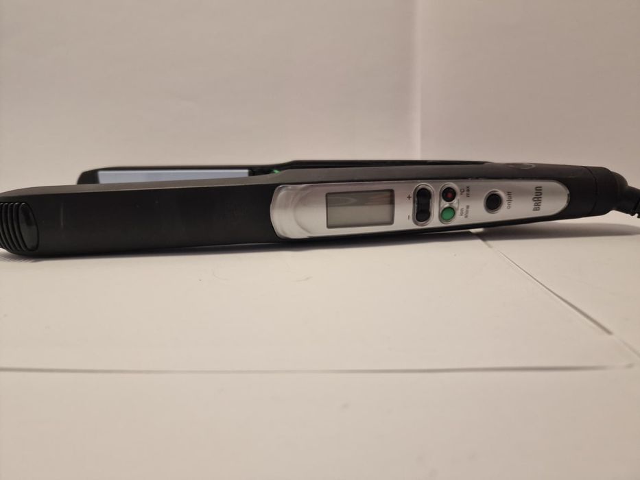 Placă de păr Braun Satinliner Ion-Shine cu display