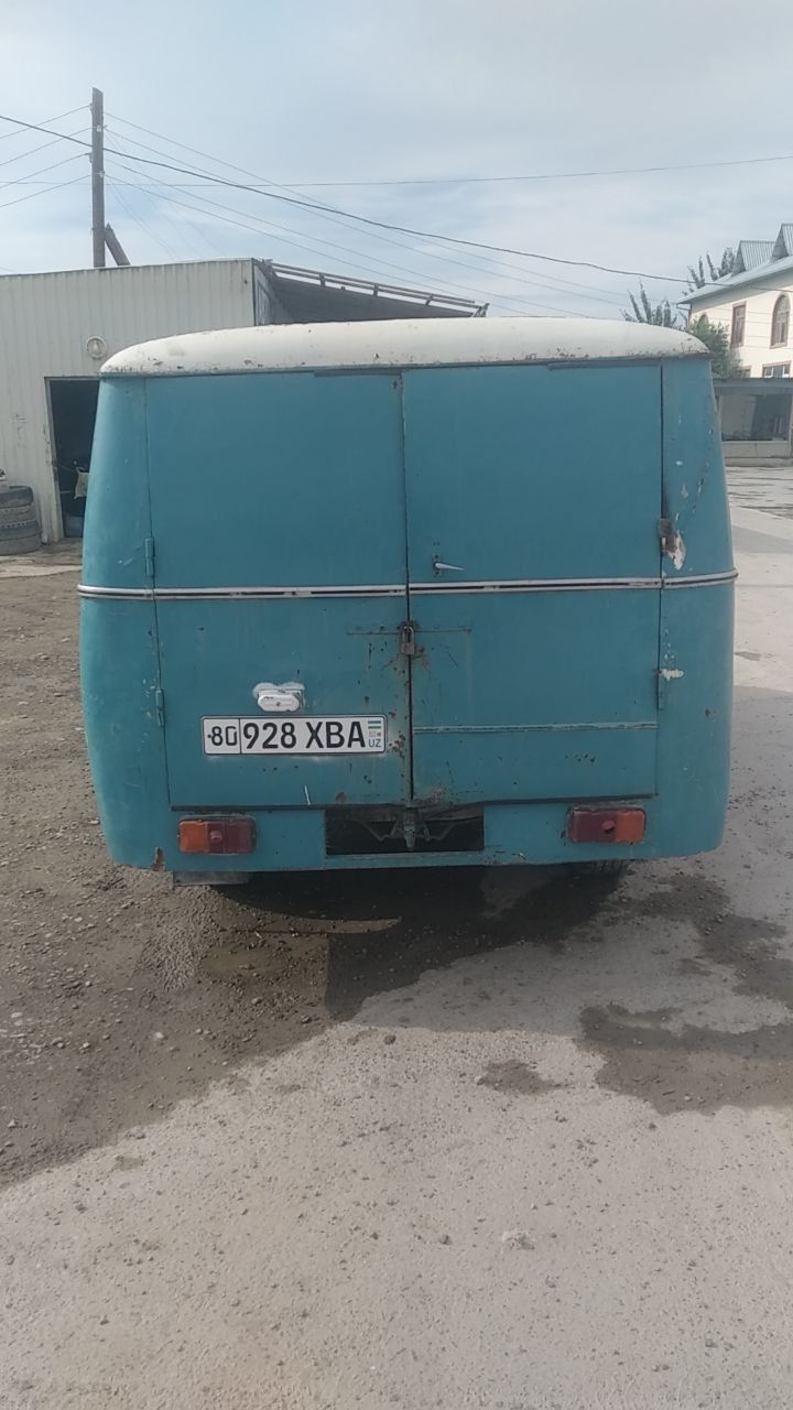 УАЗ юк фургон тезда сотлади
