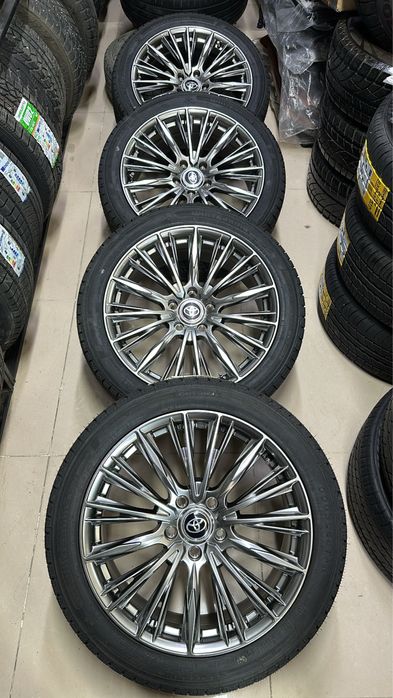 Тойота Лексус Хюундай Киа Ниссан новый зимний  комплект без пробега