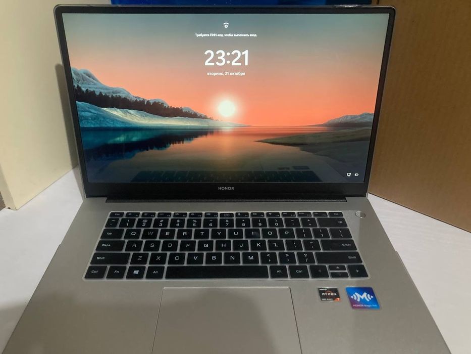 Honor Magicbook D15 в идеальном состоянии