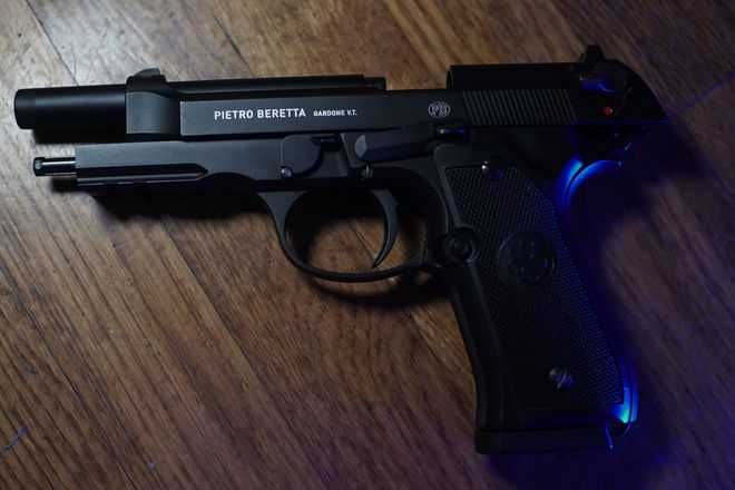 Pistol Airsoft RAR! Beretta M9/90TWO Otel Slide 4,6j Aer Comprimat