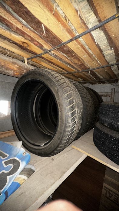 Зимние шины R18 почти новые