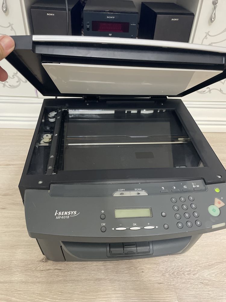 Принтер CANON I-SENSYS MF4018  3 в одном сканер, принтер и копир.