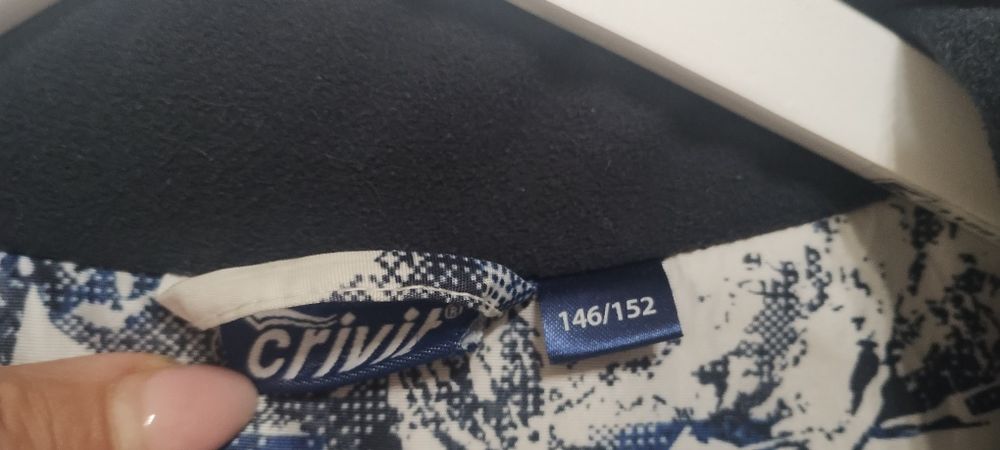 Продавам детско ски яке 146-152 см.