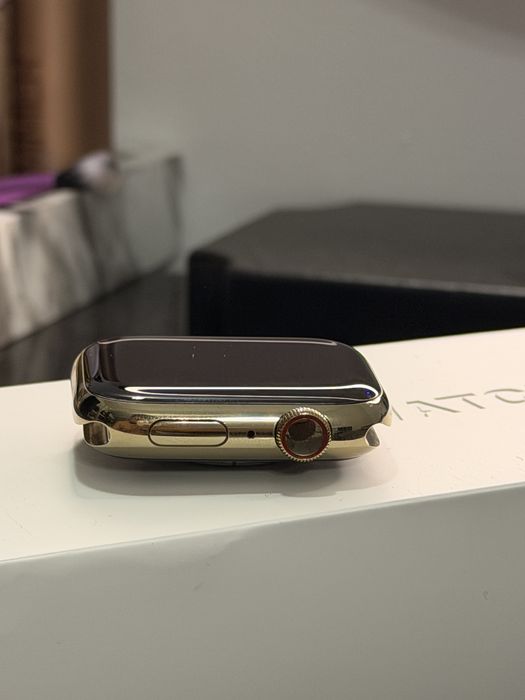 Apple Watch seria 8/stainless steal/Gold/milanese loop/fullbox