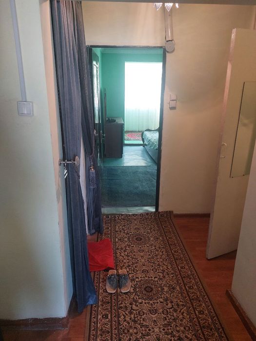 Sagdiana oilaga beriladi. Uy yaxshi xolatda issiqlik tizimi mavjut.