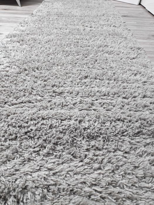 Vând 2 covoare pufoase calitate foarte buna 250/90