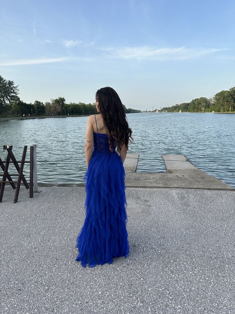 Официална рокля
