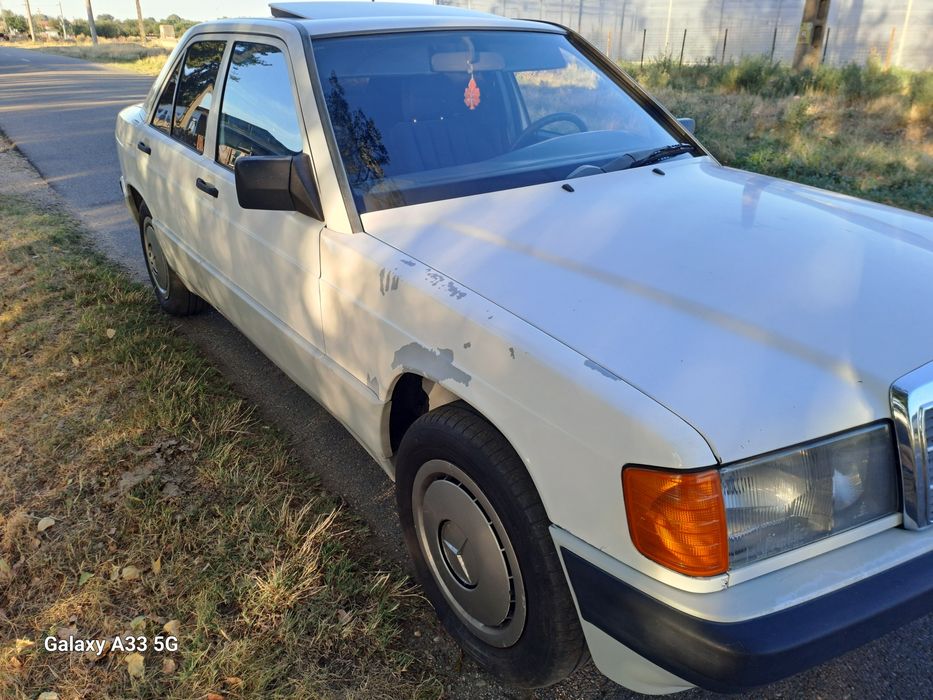 Vând Mercedes 190 D