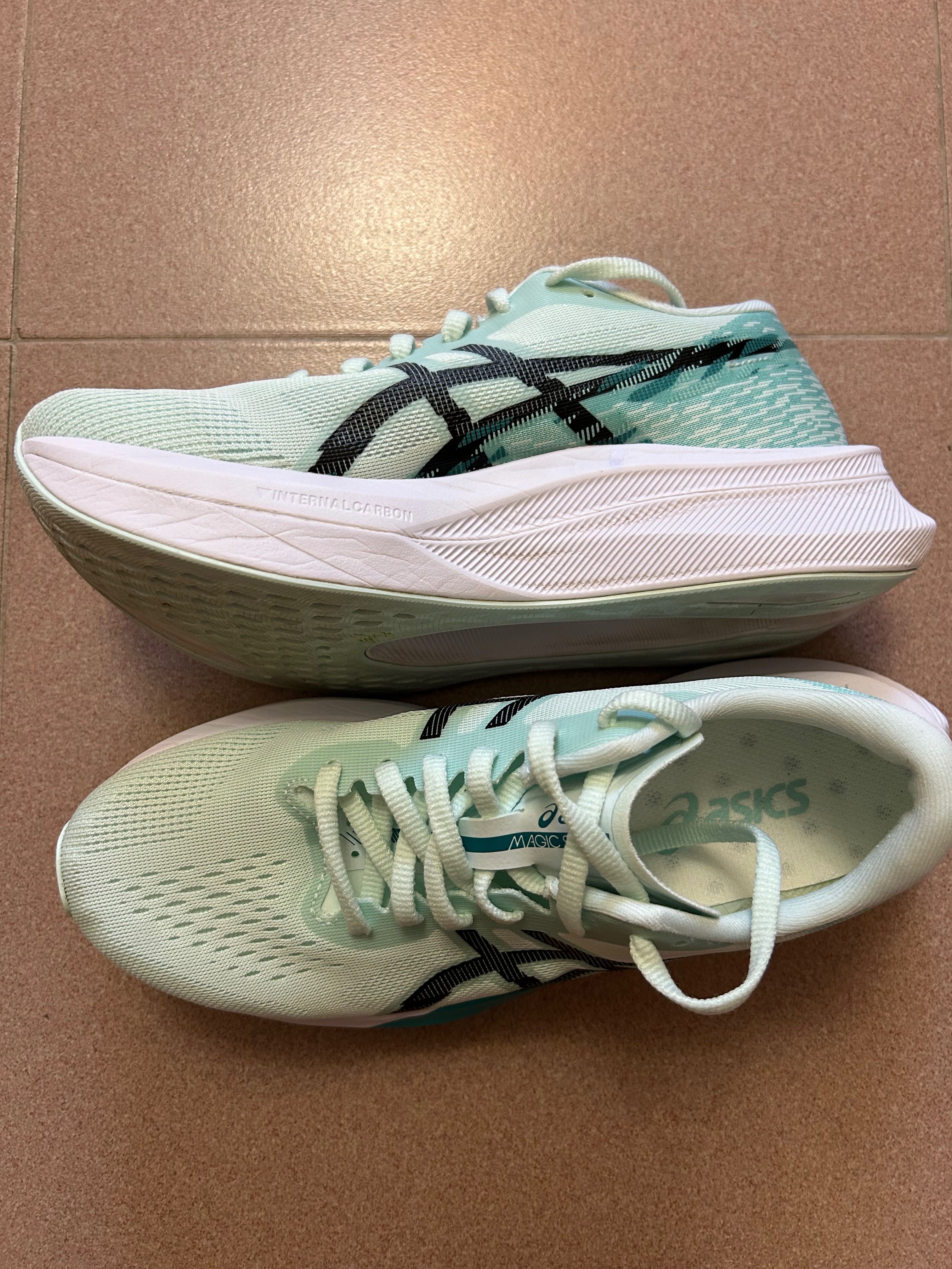 Маратонки ASICS Magic Speed 4